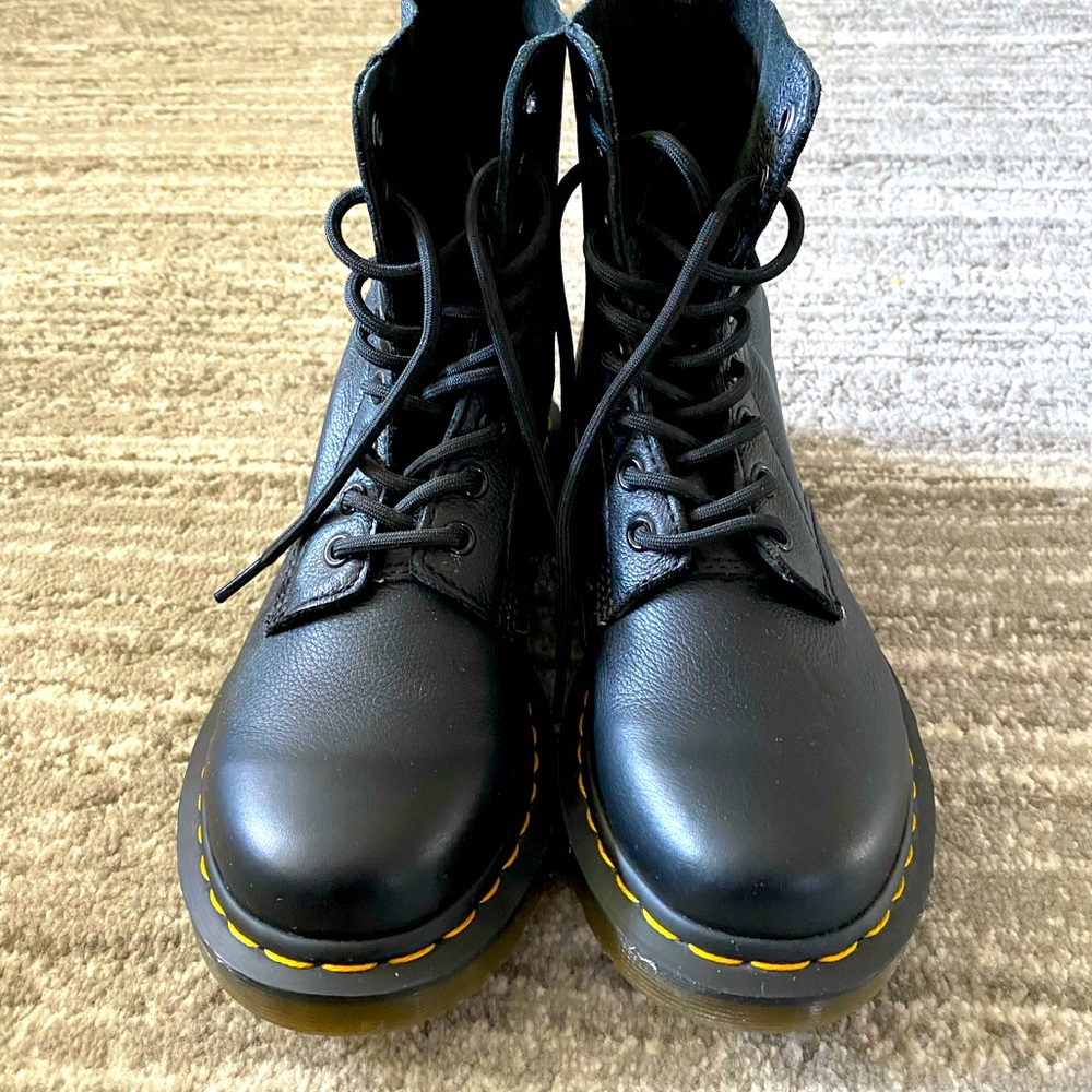 Doc Martin Pascal 8 eye boot